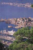 Marmaris kocama bir tatil kenti. Yerli ve yabanc turistlerin rabeti sryor.